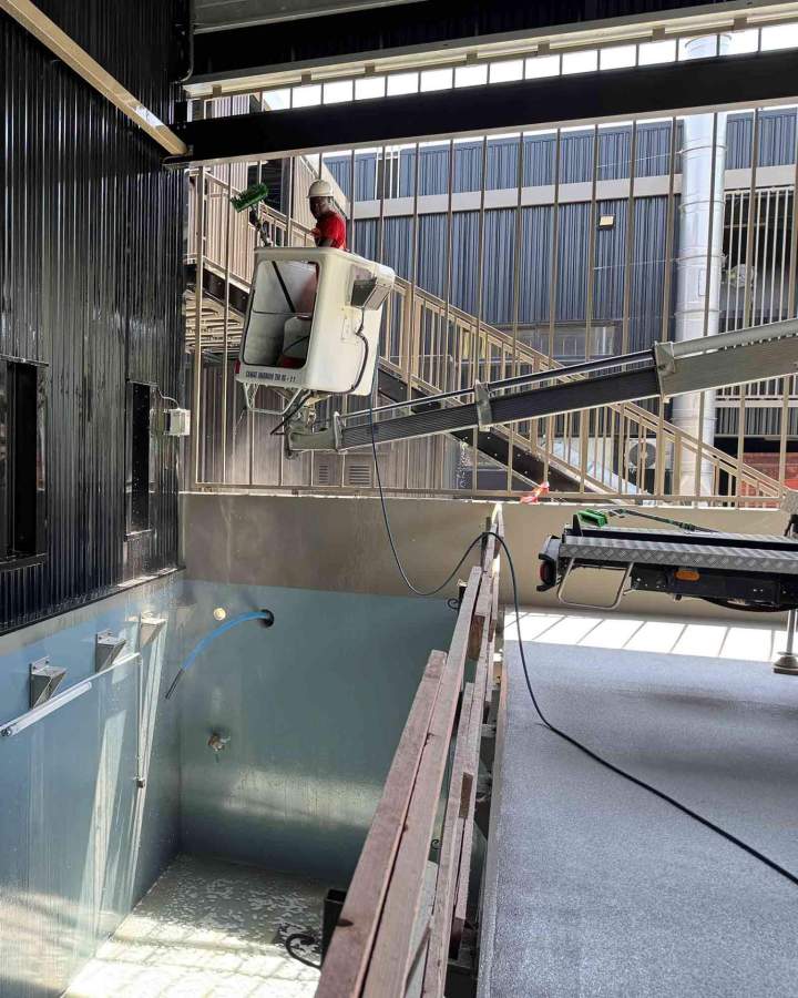 Le nettoyage et le traitement de vos façades pour un extérieur soigné.